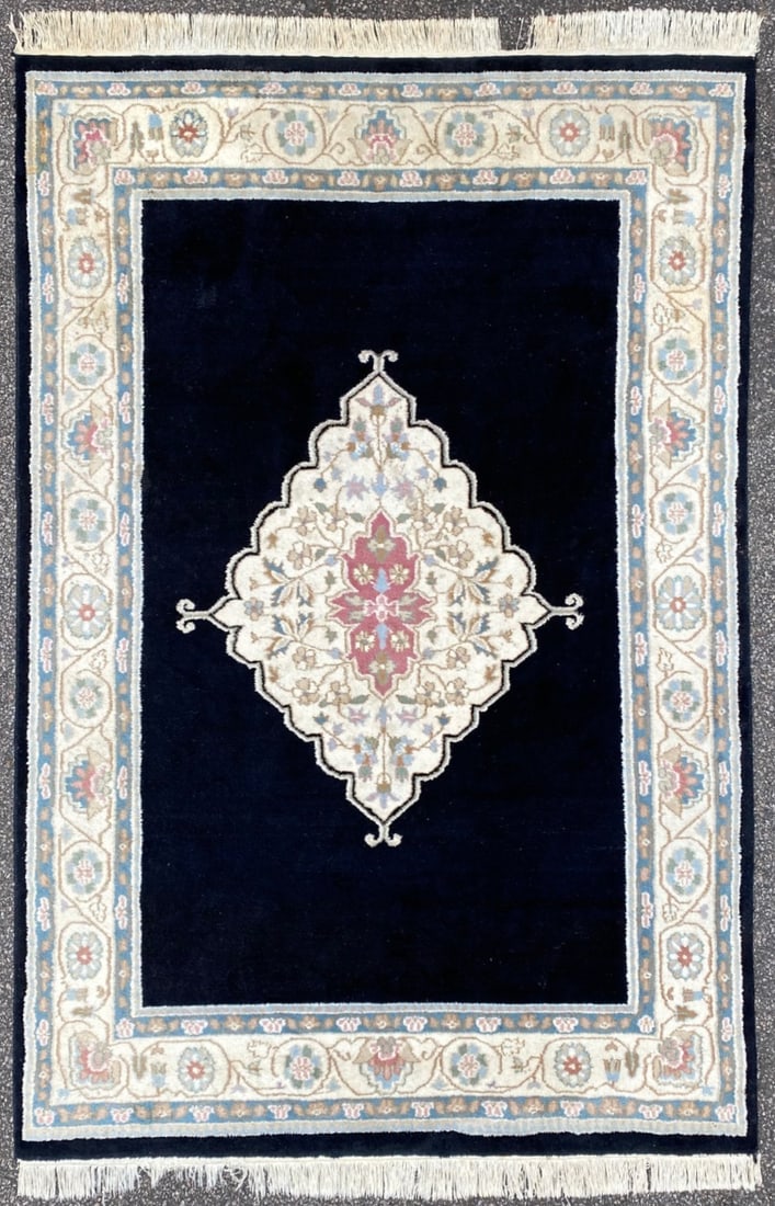 AUBUSSON HAND KNOTTED RUG, 5.11 x 9.4 (180cm x 284cm): French Styled Aubusson carved rug was hand knotted in China of 100% natural wool on a cotton foundation. The rug has very thick (1 inch) wool piles and is in like new condition. Beautiful colors and m