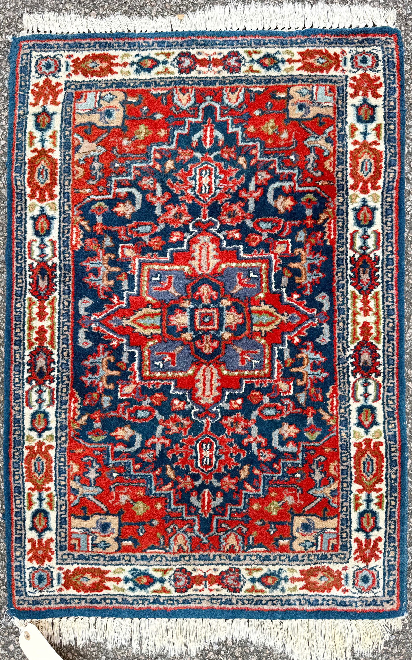 HERIZ HAND KNOTTED RUG, 2.0 x 3.0 (61cm x 91cm): Vintage Heriz rug was hand knotted in India of 100% natural wool on a cotton foundation. This rug is 50+ years old, has full wool piles and is in excellent condition for its age. Beautiful colors and