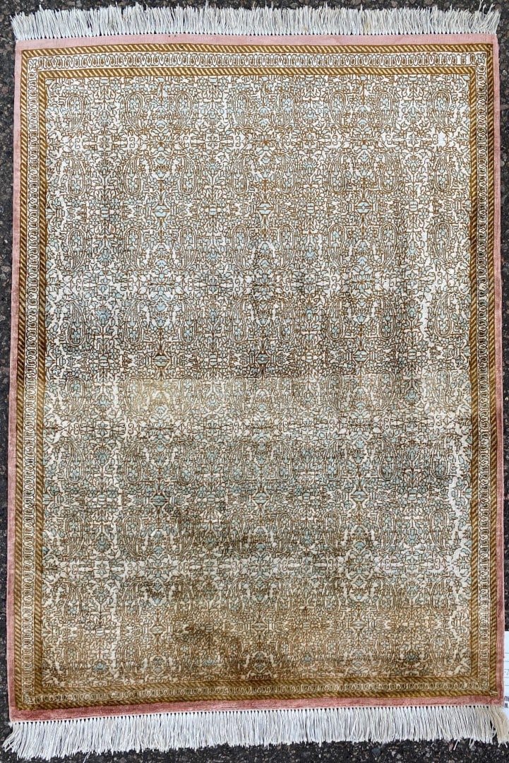 KASHMIR SILK HAND KNOTTED RUG WITH 600+ KPSI, 1.11 x 2.7 (58cm x 79cm): This Kashmir rug, was hand knotted in India of 100% silk on a cotton foundation. This rug has full wool piles and is in like new condition. This rug has knots per square inch in excess of