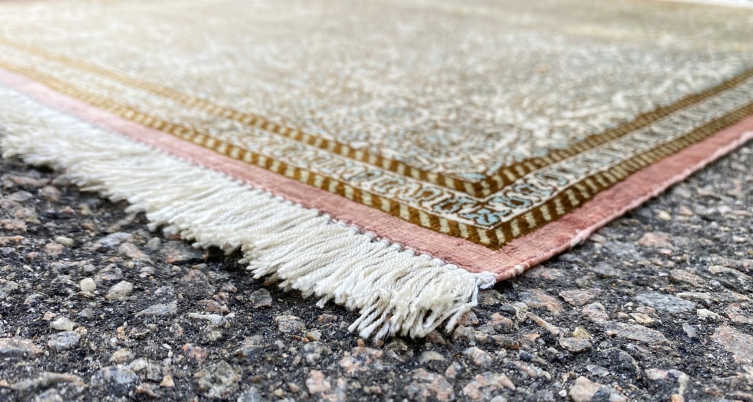 KASHMIR SILK HAND KNOTTED RUG WITH 600+ KPSI, 1.11 x 2.7 (58cm x 79cm) - 2