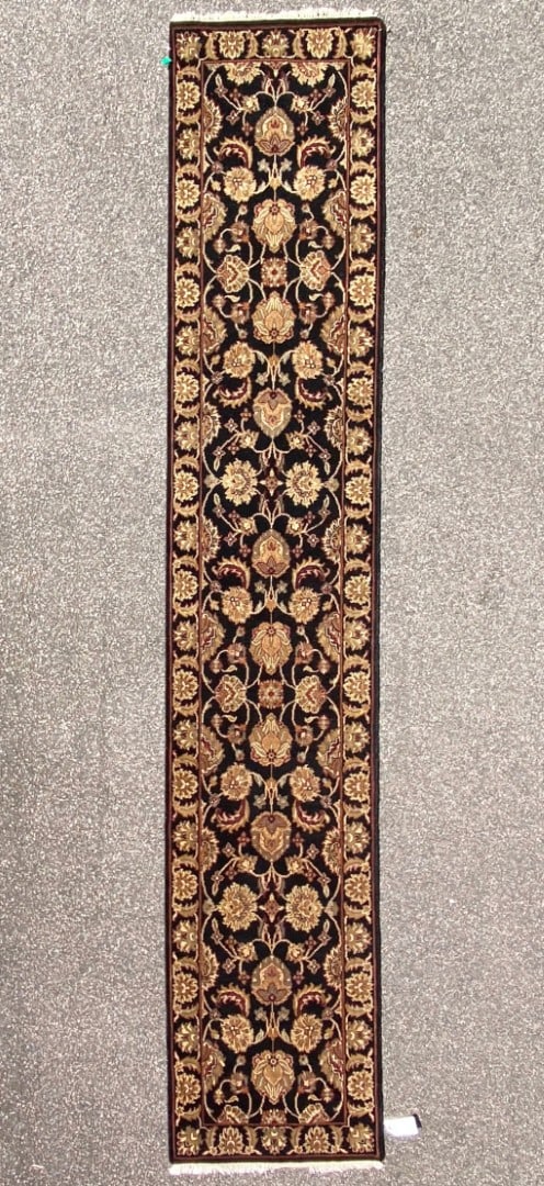 EXTRA LONG JAIPUR HAND KNOTTED WOOL RUNNER, 2.7 x 13.9 (79cm x 419cm): Jaipur runner is hand knotted of 100 percent wool in India, on a cotton foundation. The rug has full, wool piles and is in like new condition. This rug was acquired from an established rug