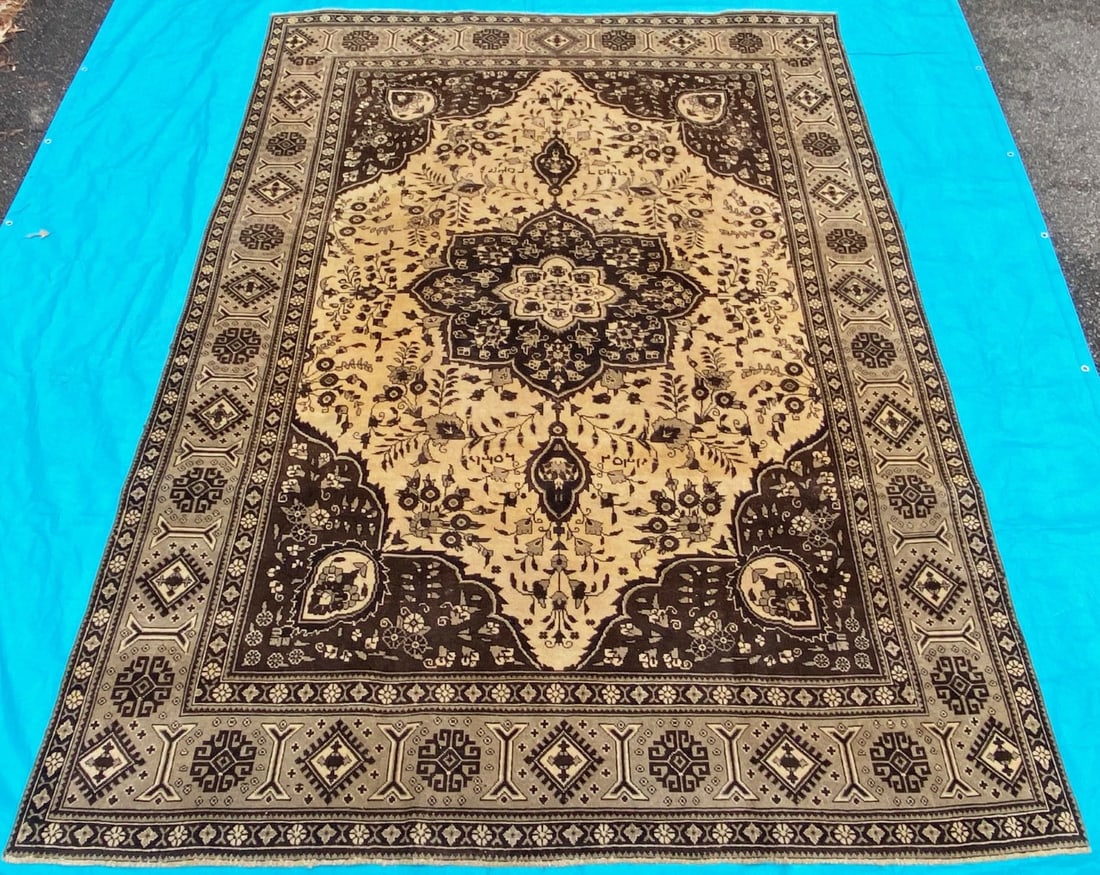 ANTIQUE PERSIAN ISFAHAN HAND KNOTTED RUG, 8.10 x 10.10 (269cm x 330cm) - 2