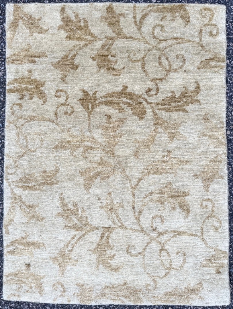 TIBETAN MODERN HAND KNOTTED RUG, 2.0 x 3.0 (61cm x 91cm): Modern Tibetan rug was hand knotted in Nepal of 100% wool on a cotton foundation. This rug has full, thick wool piles and is in excellent condition, very plush and soft. Beautiful colors with