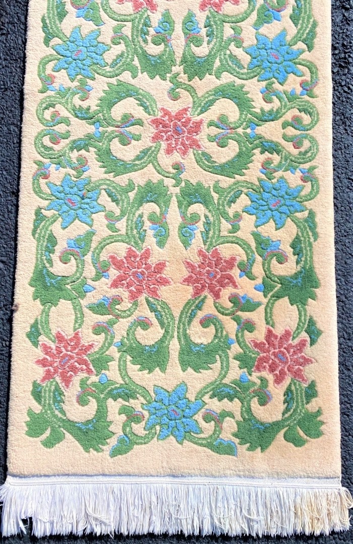 HAND KNOTTED 90 LINE AUBUSSON RUG – 2.4 x 5.1 - 2