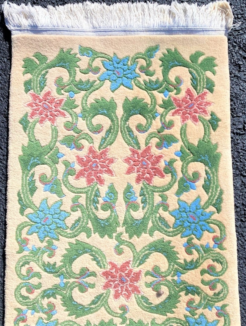 HAND KNOTTED 90 LINE AUBUSSON RUG – 2.4 x 5.1 - 3