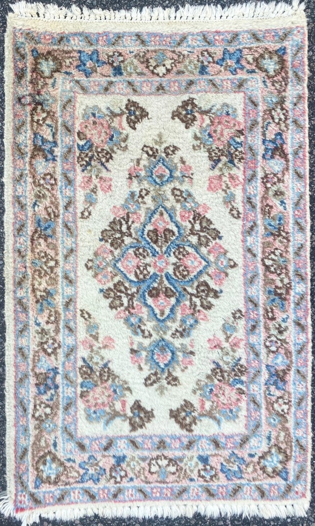KERMAN HAND KNOTTED RUG, 2.0 x 2.11 (61cm x 89cm): A Kerman rug, made of 100% natural wool on a cotton foundation in India. This rug has full wool piles and is in excellent condition, with beautiful colors and made with outstanding quality. No