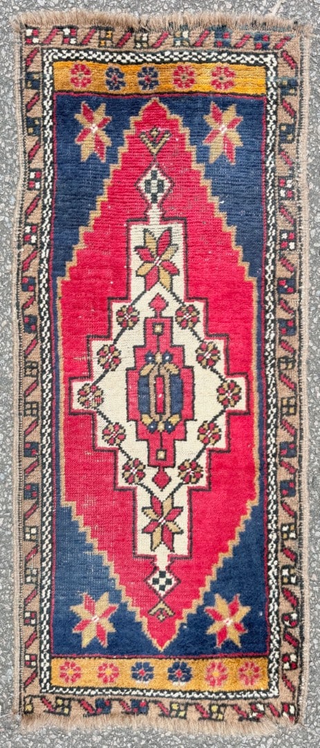 ANTIQUE PERSIAN AFSHAR HAND KNOTTED RUG, 1.8 x 3.10 (51cm x 117cm): A finely woven antique Persian Afshar tribal rug from the Kerman region of southern Iran, showcasing the bold geometric artistry and rich natural palette for which Afshar weavings are highly