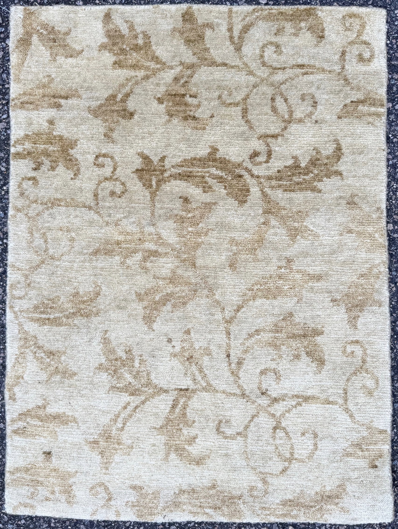 TIBETAN MODERN HAND KNOTTED RUG, 2.0 x 3.0 (61cm x 91cm): Modern Tibetan rug was hand knotted in Nepal of 100% wool on a cotton foundation. This rug has full, thick wool piles and is in excellent condition, very plush and soft. Beautiful colors with excellen