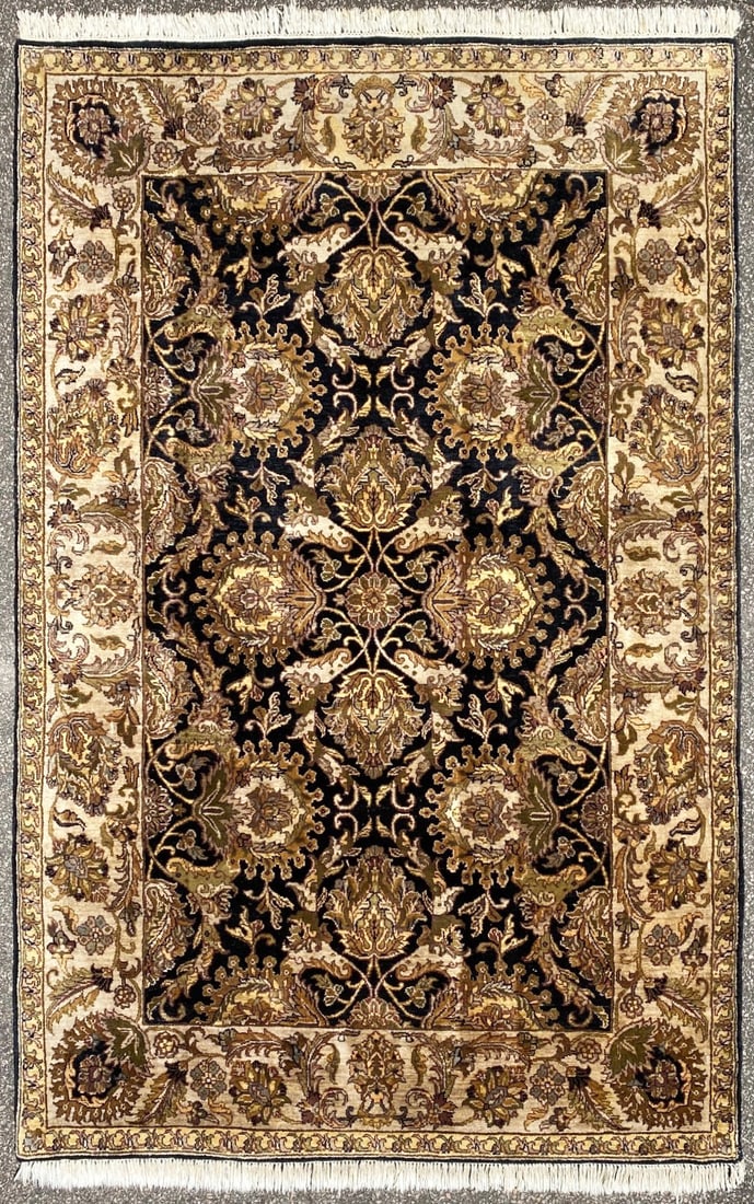 JAIPUR HAND KNOTTED WOOL RUG, NEW, 5.10 x 9.0 (178cm x 274cm): Jaipur rug is hand knotted of 100 percent wool in India, on a cotton foundation. The rug has full, wool piles and is in brand new condition. This rug was acquired from an established rug merchant. Bea
