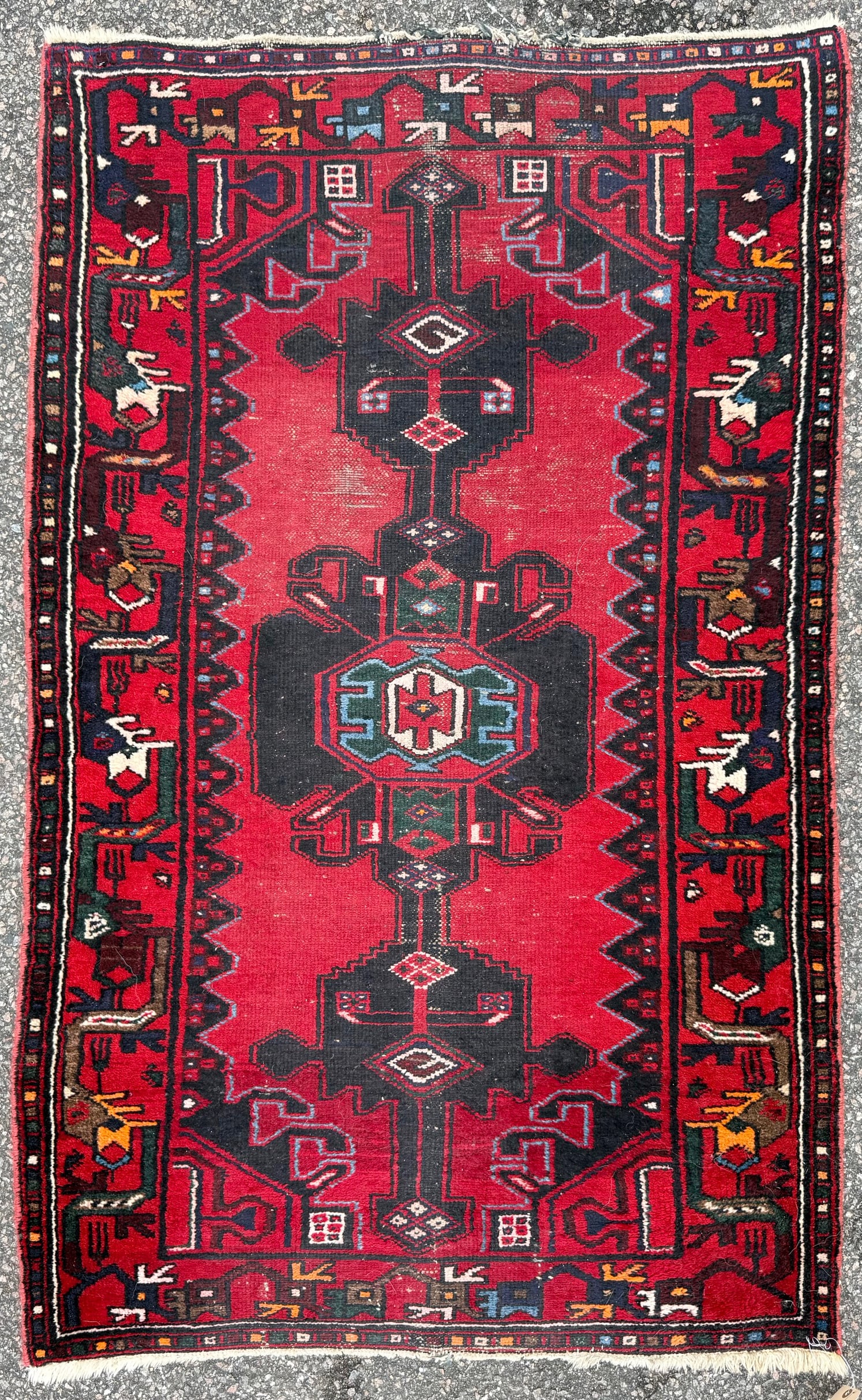 VINTAGE PERSIAN HAMADAN HAND KNOTTED RUG, 3.2 x 5.0 (97cm x 152cm): Vintage Persian Hamadan rug was hand knotted in Iran of 100% natural wool on a cotton foundation. This rug is 60+ years old, has medium to low wool piles and is in excellent condition for its age. Bea