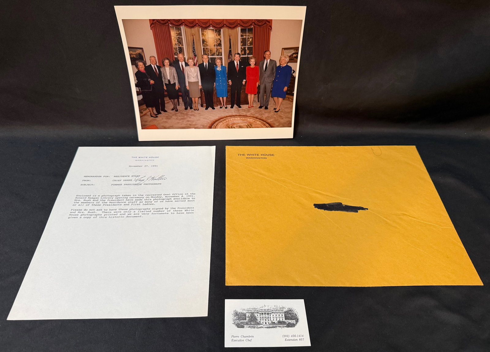WHITE HOUSE “FORMER PRESIDENTS?? PHOTOGRAPH WITH ORIGINAL 1991 MEMORANDUM, REAGAN LIBRARY EVENT,: A rare and institutionally significant White House archival grouping, centered on an official photograph depicting five United States Presidents and First Ladies together, accompanied by its original 