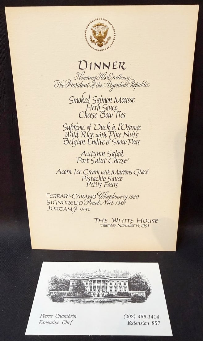 WHITE HOUSE DINNER MENU HONORING THE PRESIDENT OF ARGENTINA, NOVEMBER 14, 1991, ESTATE OF WHITE: This is an authentic formal White House dinner menu card created for an official dinner honoring His Excellency, The President of the Argentine Republic at The White House on Thursday, November 14, 19