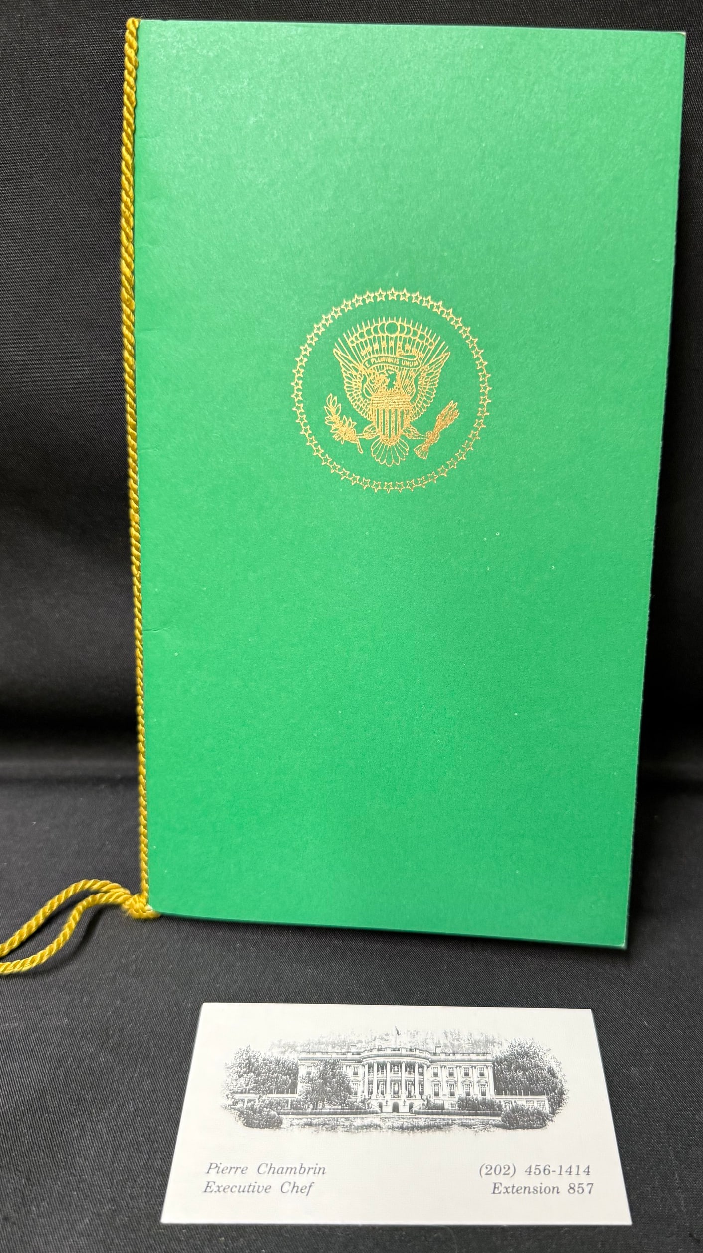 OFFICIAL WHITE HOUSE ST. PATRICK’S DAY CELEBRATION PROGRAM, CLINTON AND IRISH PM REYNOLDS ESTATE: An exceptionally rare and visually striking official White House state hospitality program/menu booklet from the Clinton Administration, issued March 17, 1994, during a formal White House celebration 