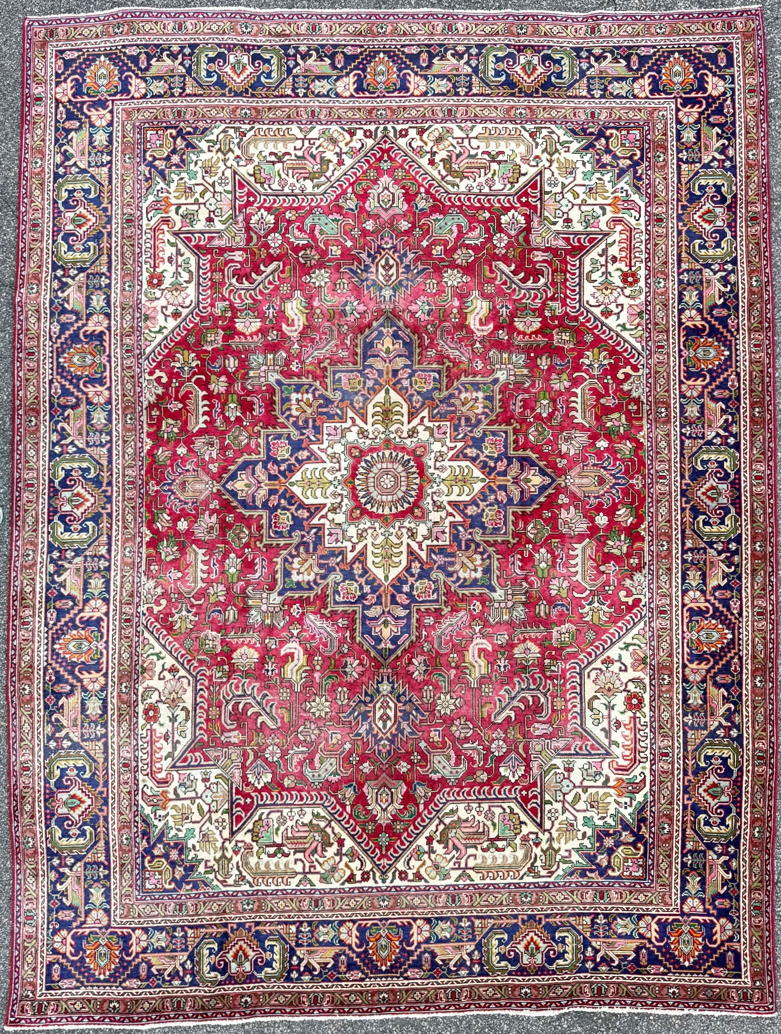 ANTIQUE PERSIAN HERIZ HAND KNOTTED RUG, 8.5 x 11.0 (257cm x 335cm): This Antique, Persian Heriz rug was hand knotted in Iran of 100% natural wool on a cotton foundation. This rug is 80+ years old, has full to medium wool piles and is in excellent condition for its age