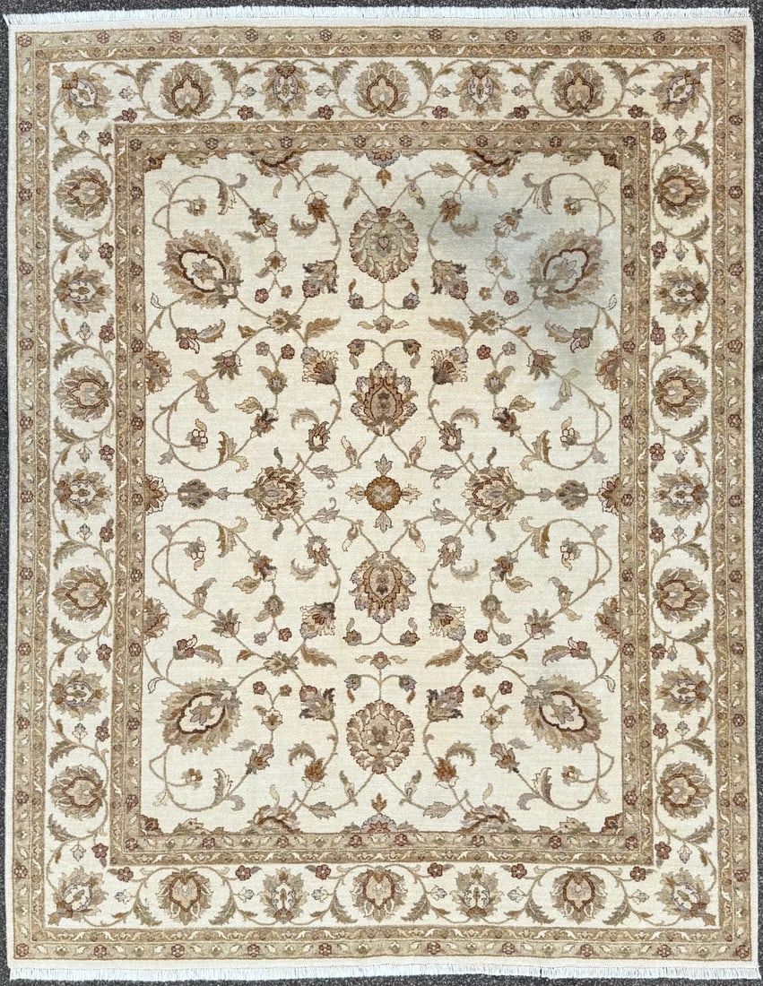 PESHAWAR HAND KNOTTED RUG, 7.7 x 10.1 (231cm x 307cm): This Peshawar rug was hand knotted in Pakistan of 100% natural wool on a cotton foundation. This rug has full wool piles and is in excellent condition. Beautiful colors and made with excellent quality