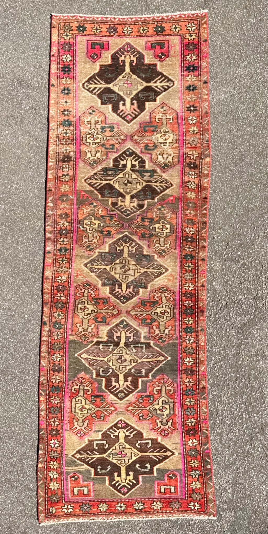 ANTIQUE PERSIAN HERIZ HAND KNOTTED RUNNER, 3.2 x 9.5 (97cm x 287cm): Offered here is an antique Persian Heriz runner that was hand knotted in Iran of 100% natural wool on a cotton foundation. This rug is 100+ years old, has medium to low wool piles and is in excellent 