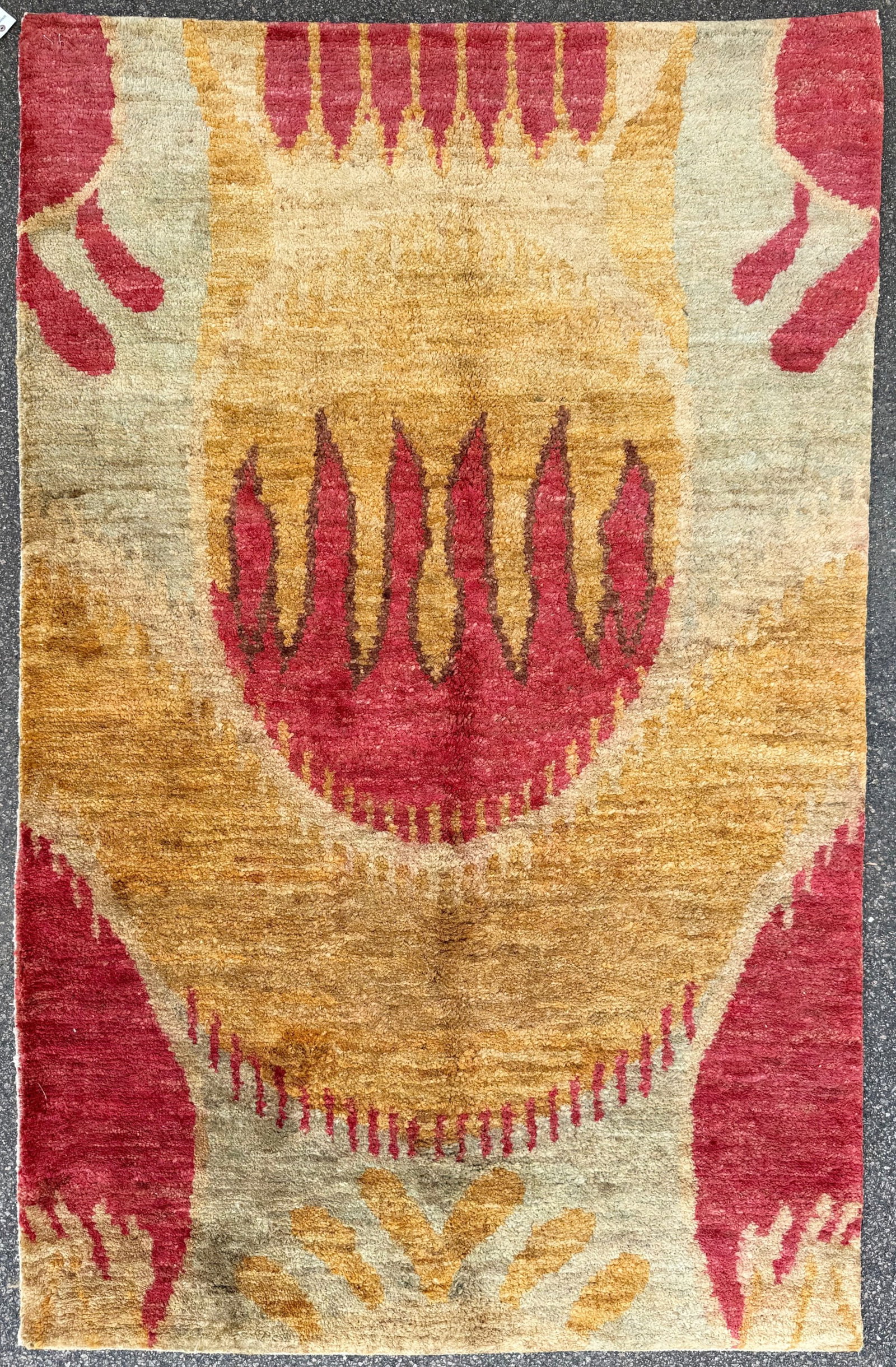 MODERN HAND KNOTTED RUG, NEW, 5.1 x 8.0 (155cm x 244cm): This Modern pictorial rug was hand knotted in India of 100% natural wool on a cotton foundation. This rug has full wool piles and is in brand new condition. Beautiful colors with nice qualit