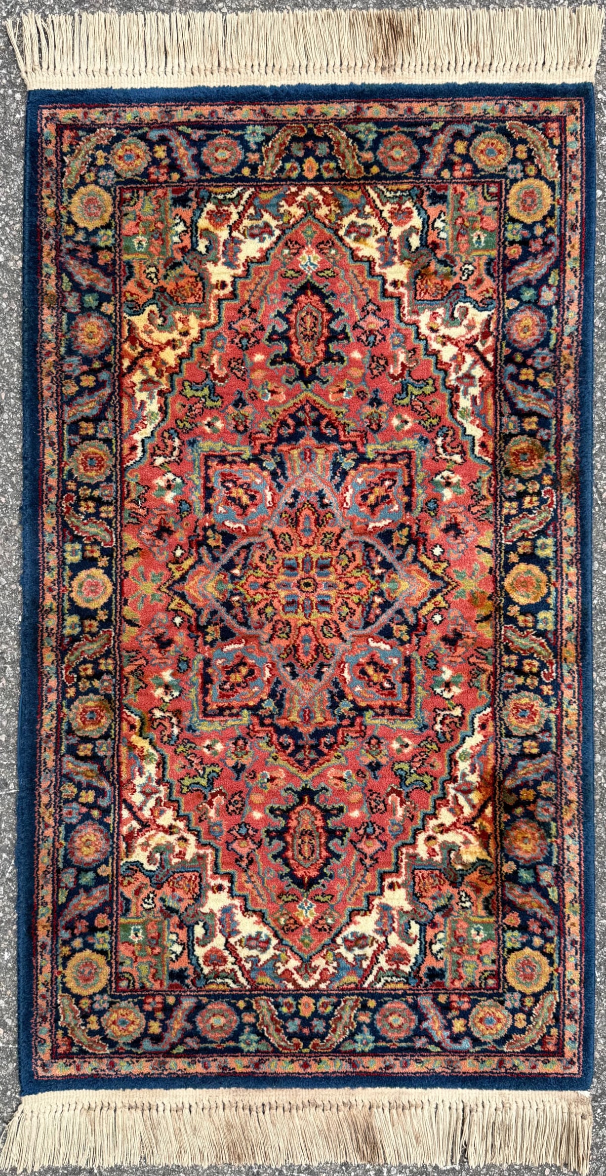 KARASTAN ISFAHAN RUG, 2.11 x 5.0 (89cm x 152cm): This Karastan Isfahan patterned rug, made of 100 percent natural wool on a cotton foundation. This rug is in excellent condition. This rug was acquired from a Virginia estate. Beautiful colors made wi