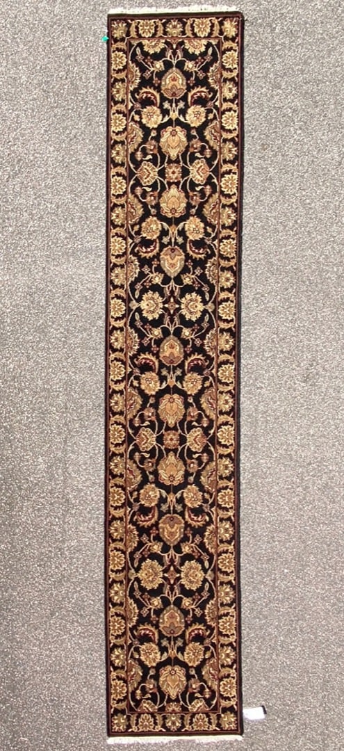 EXTRA LONG JAIPUR HAND KNOTTED WOOL RUNNER, 2.7 x 13.9 (79cm x 419cm): Jaipur runner is hand knotted of 100 percent wool in India, on a cotton foundation. The rug has full, wool piles and is in like new condition. This rug was acquired from an established rug mercha