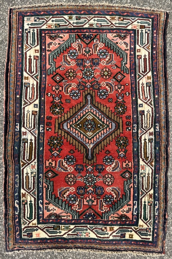 VINTAGE PERSIAN HAMADAN HAND KNOTTED RUG, 2.8 x 3.10 (81cm x 117cm): A Vintage, Persian Hamadan rug that wasÊhand knotted in Persia (Iran) of 100 percent natural wool on a cotton foundation. This rug is 50+ years old, has medium wool piles and is in excellent cond