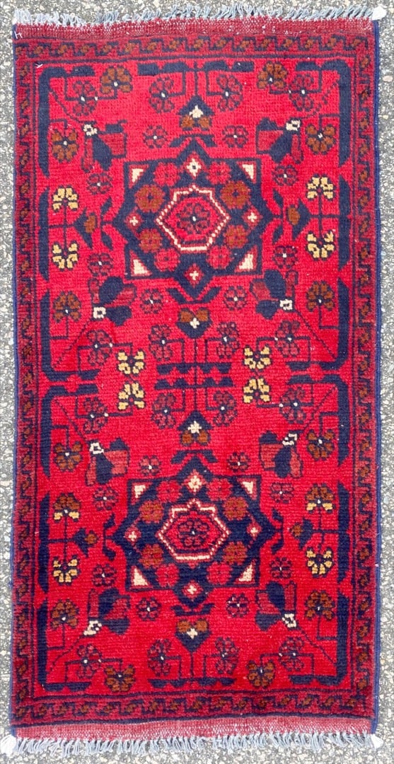 TURKEMAN HAND KNOTTED RUG, NEW, 1.7 x 3.4 (48cm x 102cm): Turkeman rug was hand knotted in Afghanistan of 100% natural wool on a cotton foundation. It has medium, even, wool piles and is in brand new condition. Beautiful colors with excellent 
