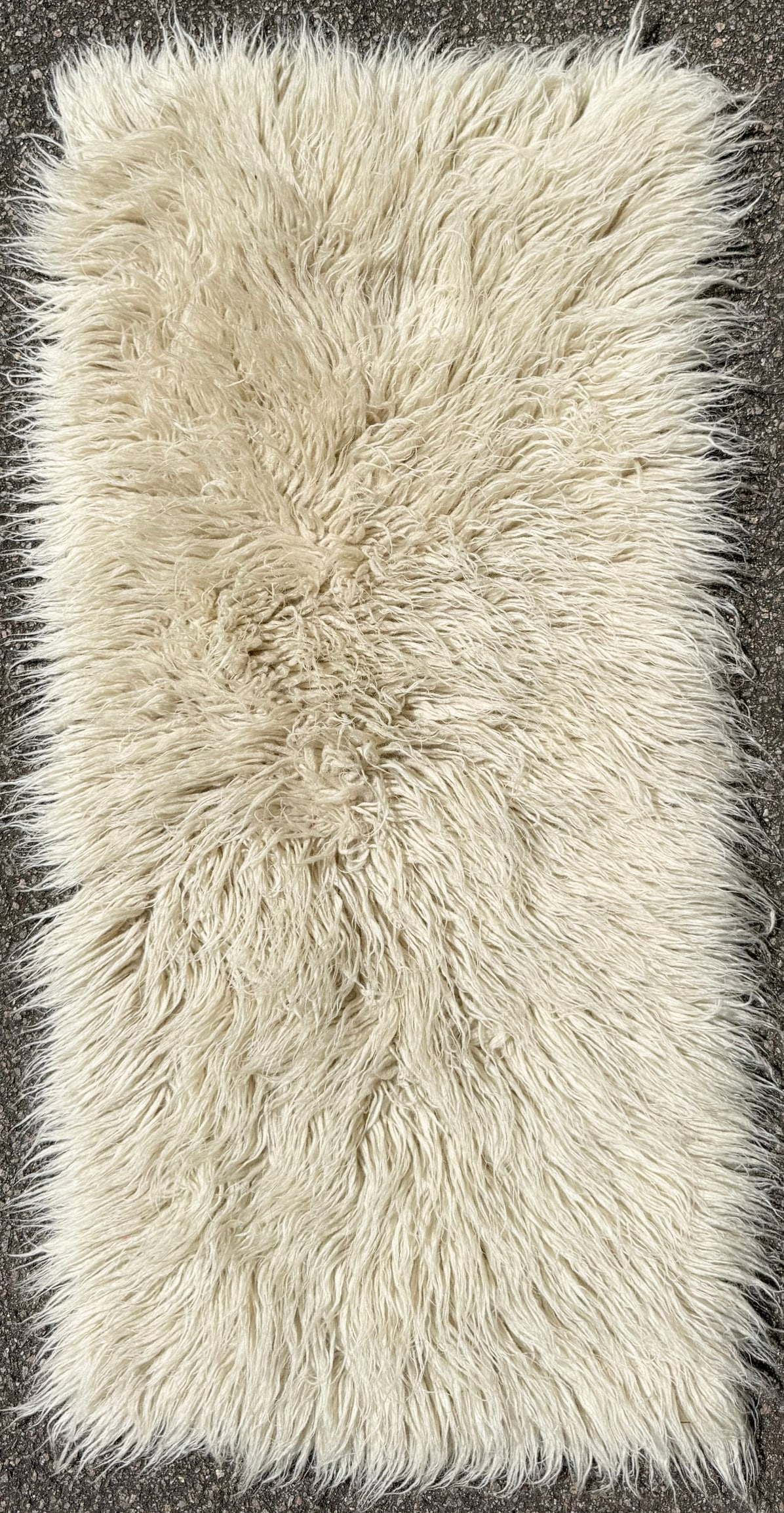 LUXURIOUS HANDWOVEN ICELANDIC-STYLE SHEEPSKIN WOOL RUG, NATURAL CREAM FLEECE, 1.11 x 4.4 (58cm x: An exceptionally tactile and visually striking handwoven long-pile wool rug showcasing the organic beauty and understated luxury that define today's most sought-after interiors. Crafted from exception