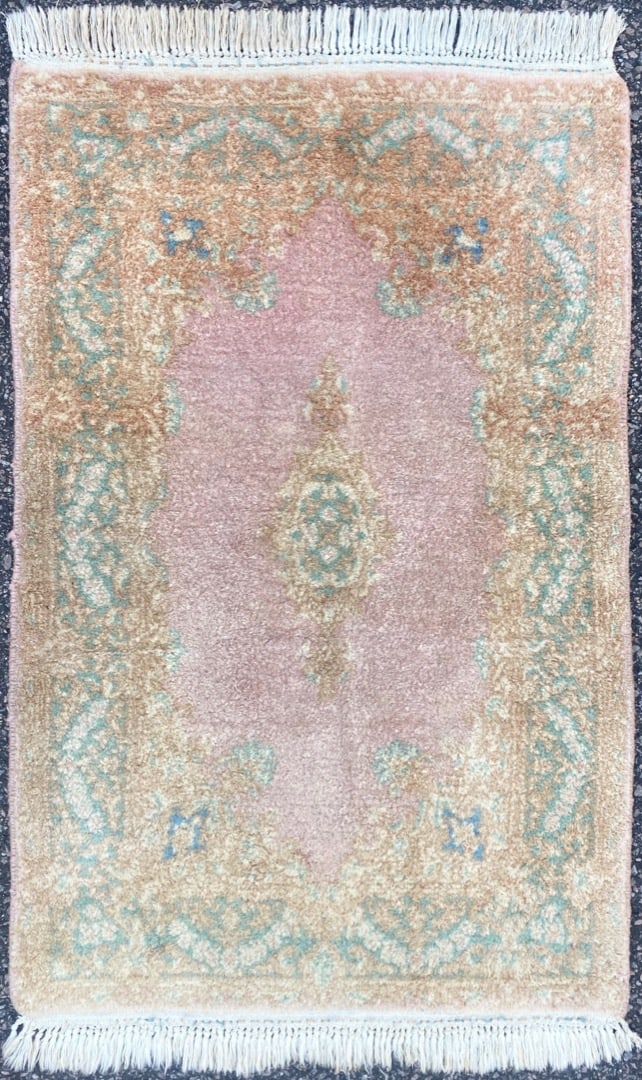 PERSIAN KERMAN HAND KNOTTED RUG WITH 200+ KPSI, 2.0 x 3.2 (61cm x 96cm): Vintage Persian Kerman rug, madeÊof in Iran of 100 percent natural wool on a cotton foundation with medium to low wool piles. This rug is 50+ years old, and is in excellent condition for its age.