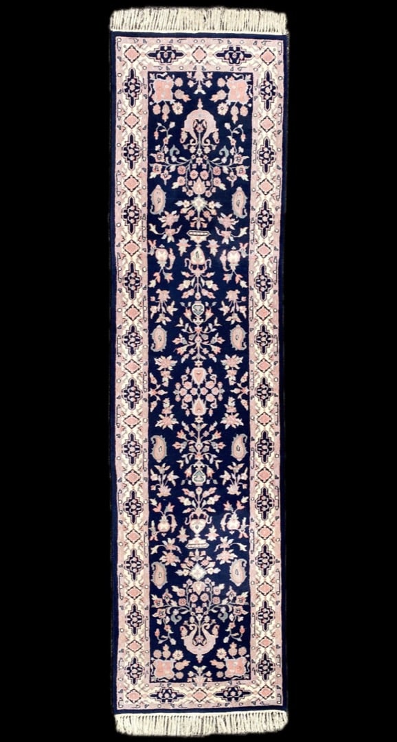 MAHAL HAND KNOTTED RUNNER, 2.8 x 10.3 (81cm x 312cm): Mahal runner was hand knotted in India of 100 percent natural wool and has a cotton foundation. The rug has full, wool piles and is in like new condition. Beautiful colors with exc