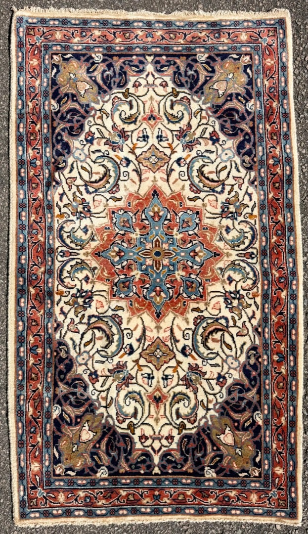 VINTAGE PERSIAN ISFAHAN HAND KNOTTED RUG, 2.7 x 4.8 (79cm x 142cm) (1 of 3)