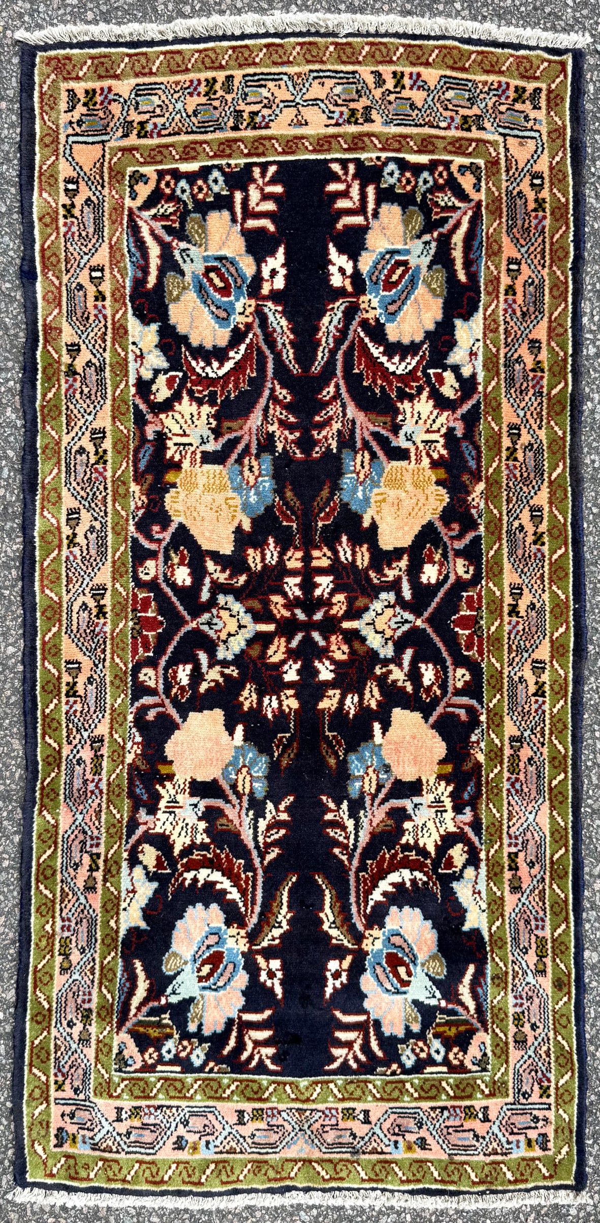 VINTAGE PERSIAN LILIHAN HAND KNOTTED RUG, 2.3 x 4.8 (69cm x 142cm)
