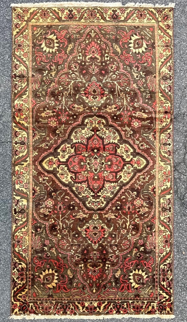 ANTIQUE PERSIAN SAROUK HAND KNOTTED RUG, 4.10 x 9.5 (147cm x 287cm): Antique Persian Sarouk rug was hand knotted in Iran of 100 percent natural wool on a cotton foundation. The rug is 90+ years old, has medium wool piles and is in excellent condition for its age. 