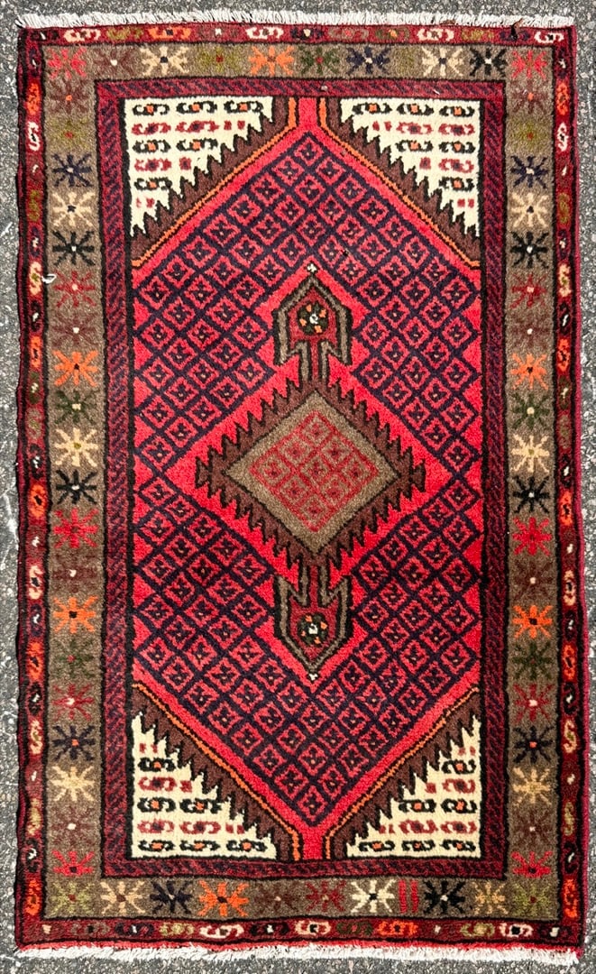 VINTAGE PERSIAN HAMADAN HAND KNOTTED RUG, 2.4 x 3.10 (71cm x 117cm) (1 of 3)