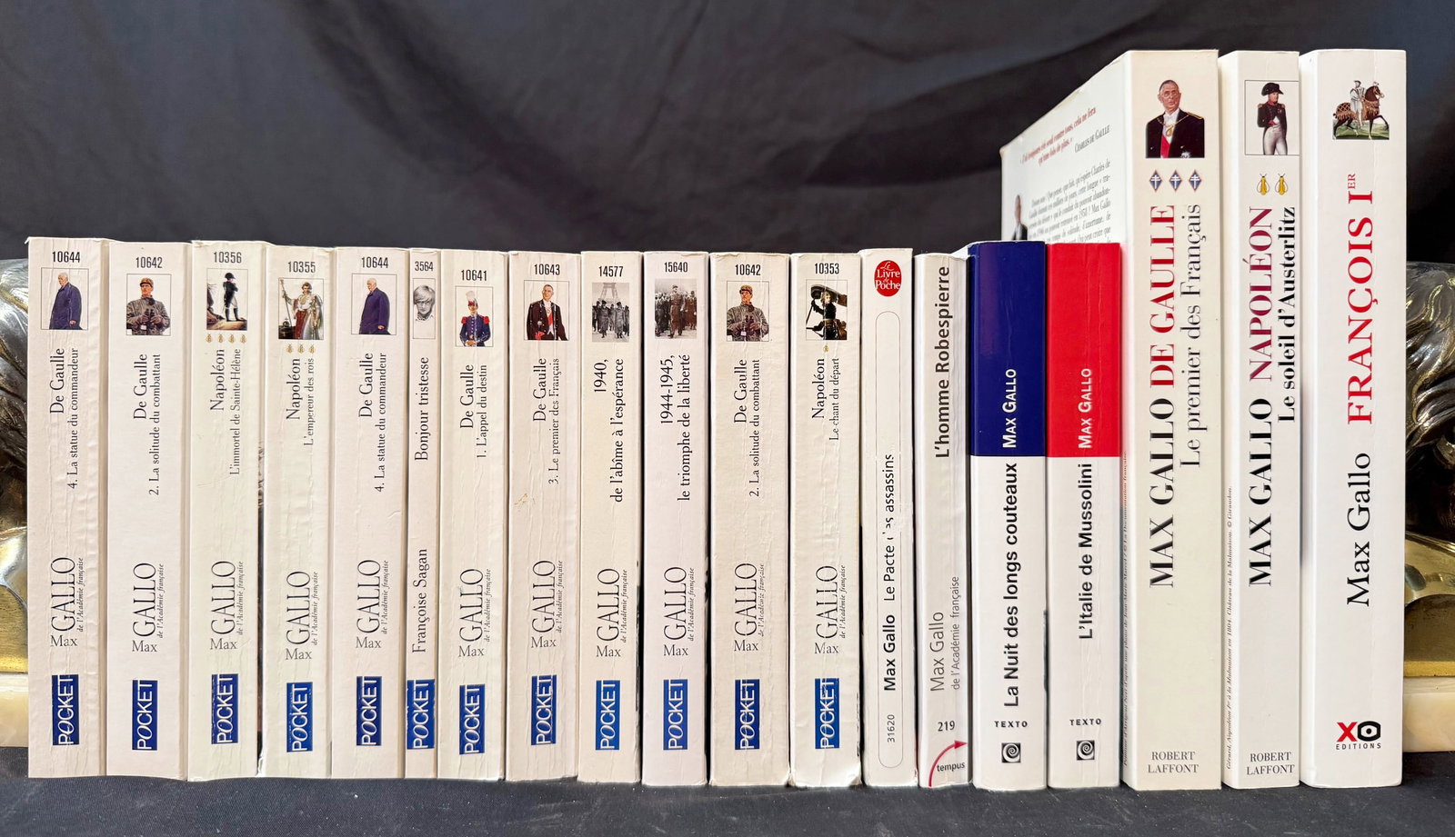 PIERRE CHAMBRIN ESTATE, MAX GALLO FRENCH HISTORICAL LIBRARY (DE GAULLE/NAPOLEON/FRAN?OIS I), WHITE: Offered here is a substantial and deeply cohesive French historical library by Max Gallo, drawn directly from the estate of Chef Pierre Chambrin, former Executive Chef to the White House. This is not 