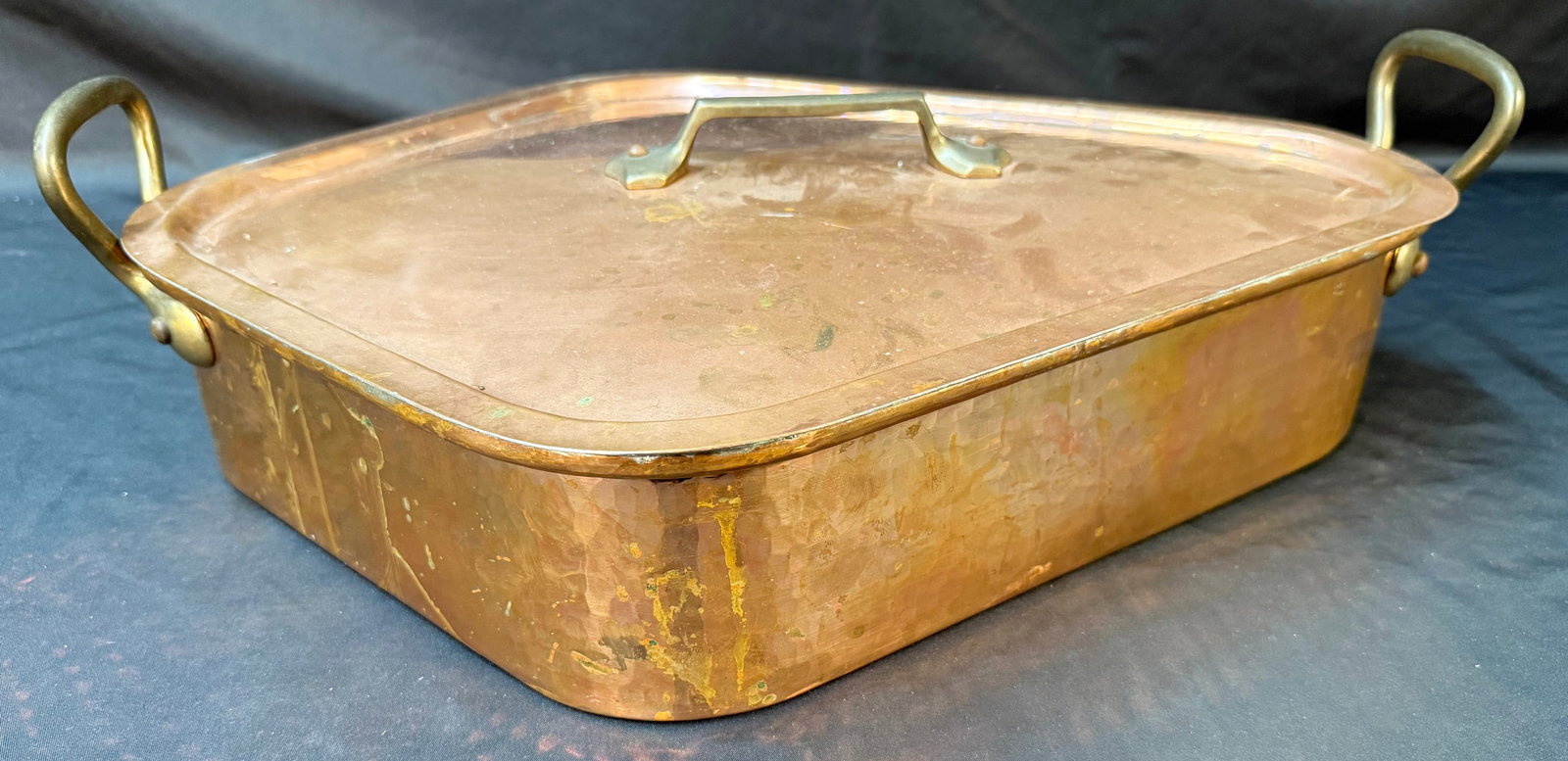 LARGE FRENCH COPPER MAUVIEL POISSONNI?RE FISH POACHER WITH INSERT, ESTATE OF WHITE HOUSE EXECUTIVE: This is a full-scale professional French poissonnière made by Mauviel, complete with original insert, used within the working culinary environment of former White House Executive Chef Pierre Cham