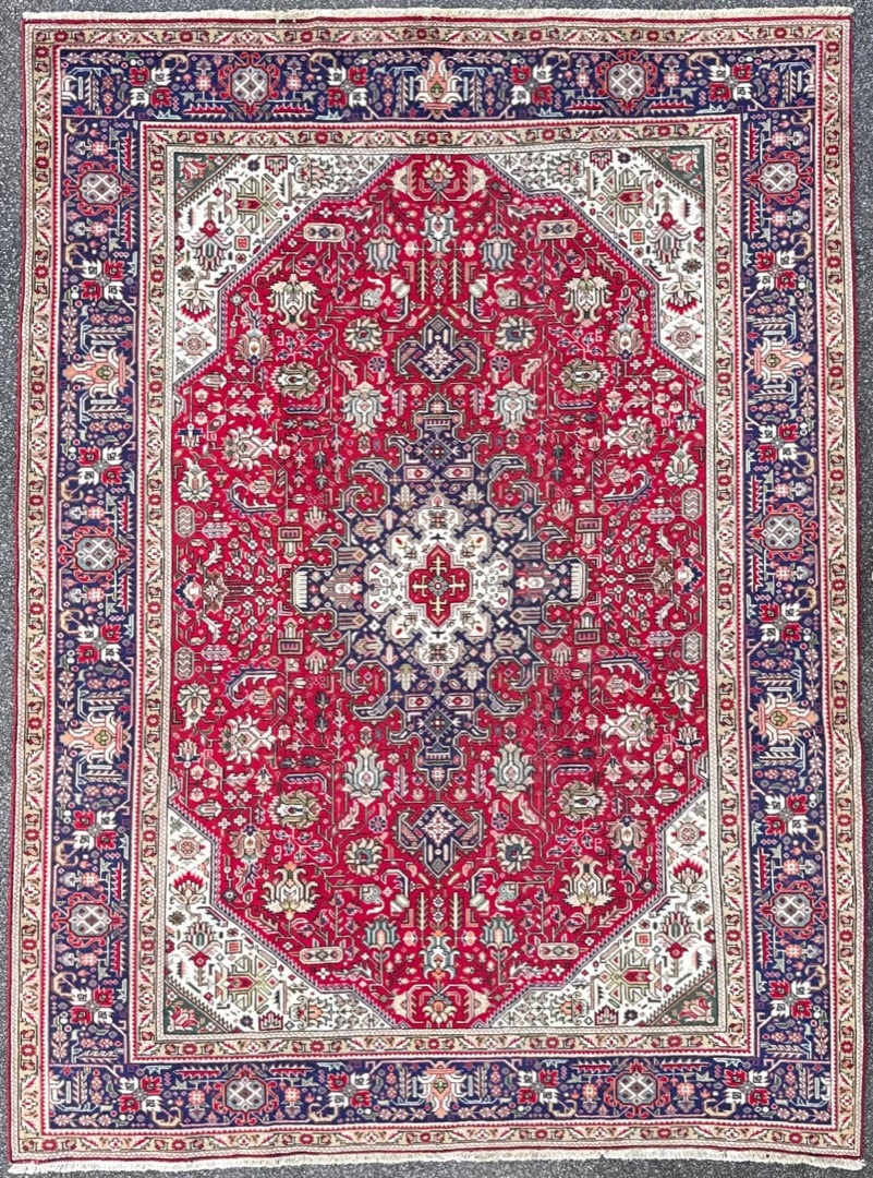 VINTAGE PERSIAN HERIZ HAND KNOTTED RUG, 8.4 x 11.3 (254cm x 343cm): Offered here is a vintage Persian Heriz rug was hand knotted in Iran of 100 percent natural wool on a cotton foundation. This rug is 60+ years old, has full to medium wool piles and is in excelle