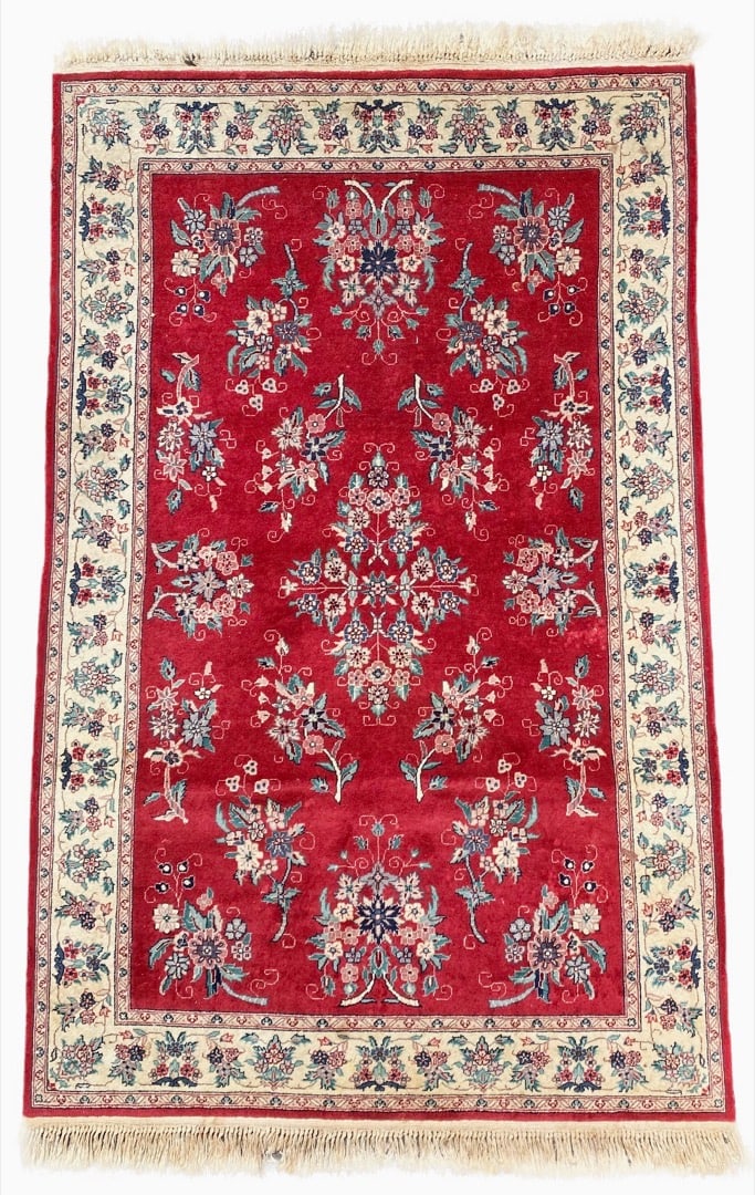 SAROUK HAND KNOTTED RUG, 3.11 x 6.3 (119cm x 191cm): Sarouk pattern rug was hand knotted in India of 100% natural wool with a cotton foundation. The rug has full, wool piles and is in excellent condition. Beautiful colors with excell