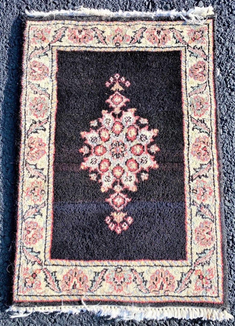 TABRIZ HAND KNOTTED RUG – 18 IN x 25 IN: Tabriz rug was hand knotted in India of 100 percent natural wool and has a cotton foundation. The rug has full, wool piles and is in excellent condition. Beautiful colors with exce