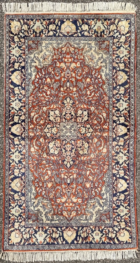KASHMIR HAND KNOTTED RUG WITH 350+ KPSI, 2.11 x 5.2 (89cm x 157cm): This Kashmir rug, was hand knotted in India of 100% wool on a cotton foundation. This rug has full wool piles and is in excellent condition. This rug has knots per square inch in excess of 3