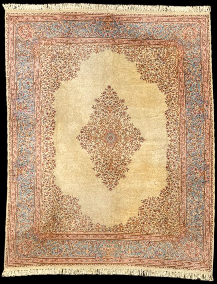 KARASTAN KERMAN RUG, 9.0 x 11.0 (274cm x 335cm): Karastan Kerman patterned rug, made of 100 percent natural wool on a cotton foundation. This rug is in excellent condition. This rug was acquired from a Virginia estate. Beautiful colors mad