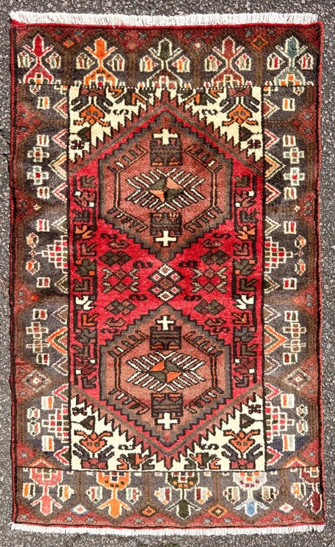 VINTAGE PERSIAN HAMADAN TRIBAL HAND KNOTTED RUG, 2.5 x 4.0 (74cm x 122cm): Vintage Persian Hamadan rug was hand knotted in Iran of 100% natural wool on a cotton foundation. This rug is 60+ years old, has medium wool piles and is in excellent condition for its age. This 