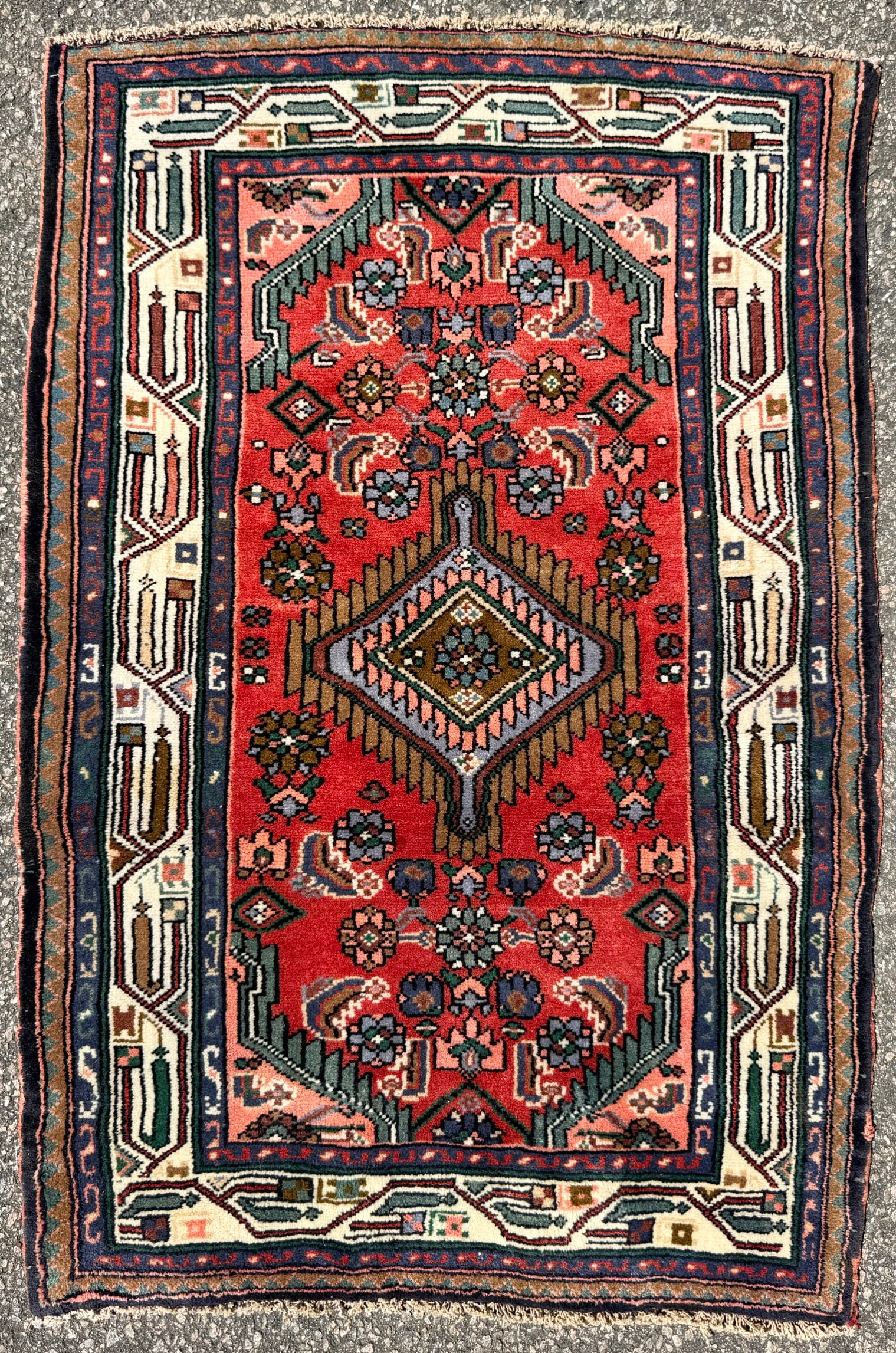 VINTAGE PERSIAN HAMADAN HAND KNOTTED RUG, 2.8 x 3.10 (81cm x 117cm): A Vintage, Persian Hamadan rug that was hand knotted in Persia (Iran) of 100 percent natural wool on a cotton foundation. This rug is 50+ years old, has medium wool piles and is in excellent cond
