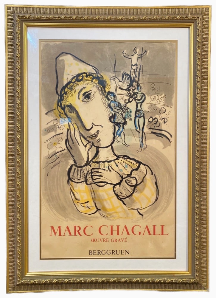 MARC CHAGALL (1887-1985) ORIGINAL MUSEUM EXHIBITION POSTER, 30IN x 42IN (76cm x 107cm): Marc Chagall (1887-1985) original, first edition lithograph Poster created for an exhibition of lithographs and engravings at the Berggruen Gallery in Paris. It was Published by Berggruen, Paris in 19