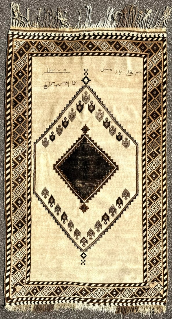 SIGNED ANATOLIAN OUSHAK HAND KNOTTED RUG, 4.3 x 7.1 (130cm x 216cm): Offered here is an Oushak rug that was hand knotted in Turkey of 100 percent natural wool on a cotton foundation. The rug has full wool piles and is in excellent condition. An exceptionally 