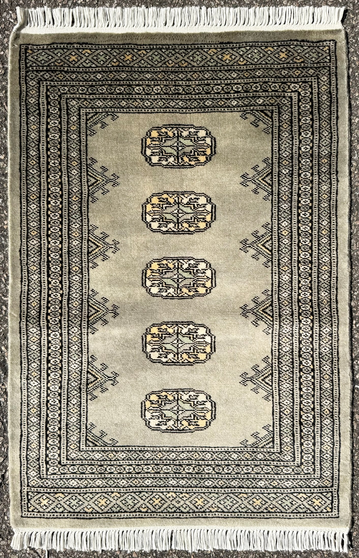 BUKHARA HAND KNOTTED RUG WITH 200+ KPSI, 2.3 x 3.2 (69cm x 97cm) (1 of 4)