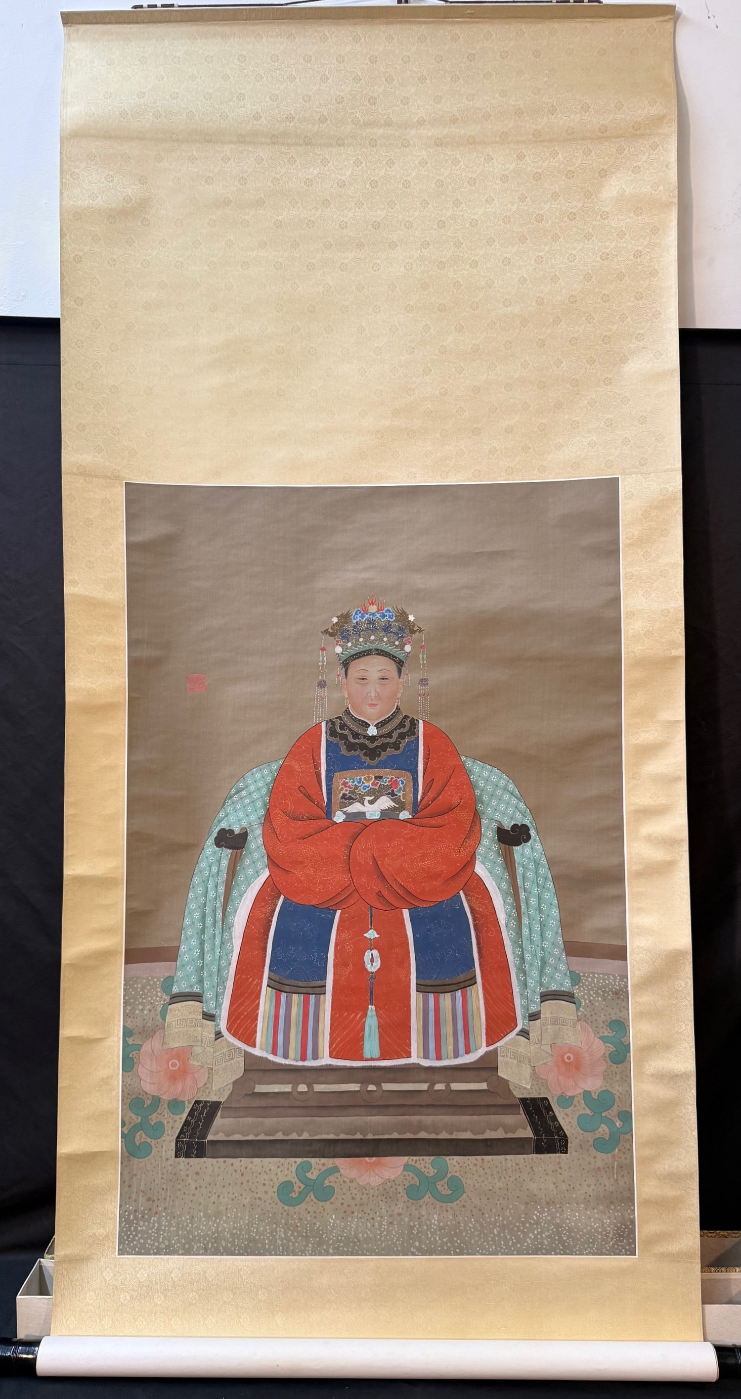 ANTIQUE IMPERIAL ANCESTOR PORTRAIT OF A MING EMPEROR, 31IN x 74IN (79cm x 188cm): A finely rendered Chinese imperial ancestor portrait depicting a seated Ming emperor in full ceremonial court attire, presented frontally in the formal and symmetrical manner reserved for im