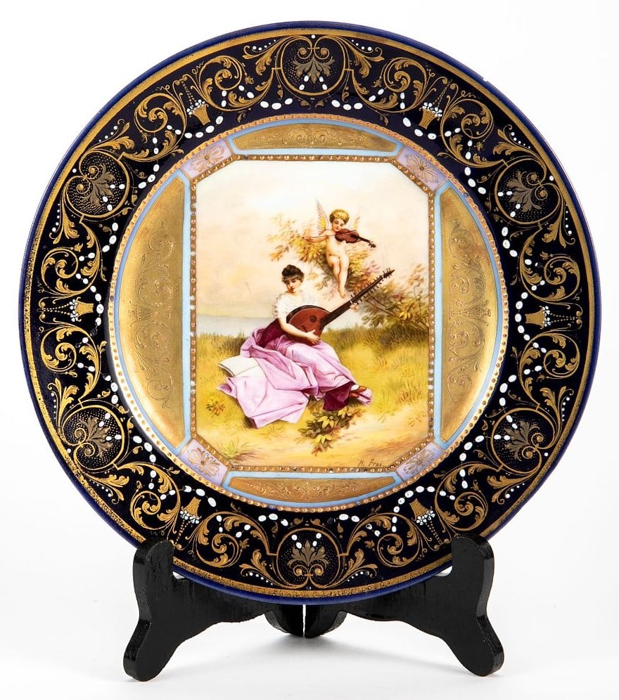 Antique Vienna porcelain plate, from the 19th century (circa 1880), decorated with hand-painted: Antique Vienna porcelain plate, from the 19th century (circa 1880), decorated with hand-painted enamel, depicting an angel and a woman playing a musical instrument, signed by the decorator K. Frei, th