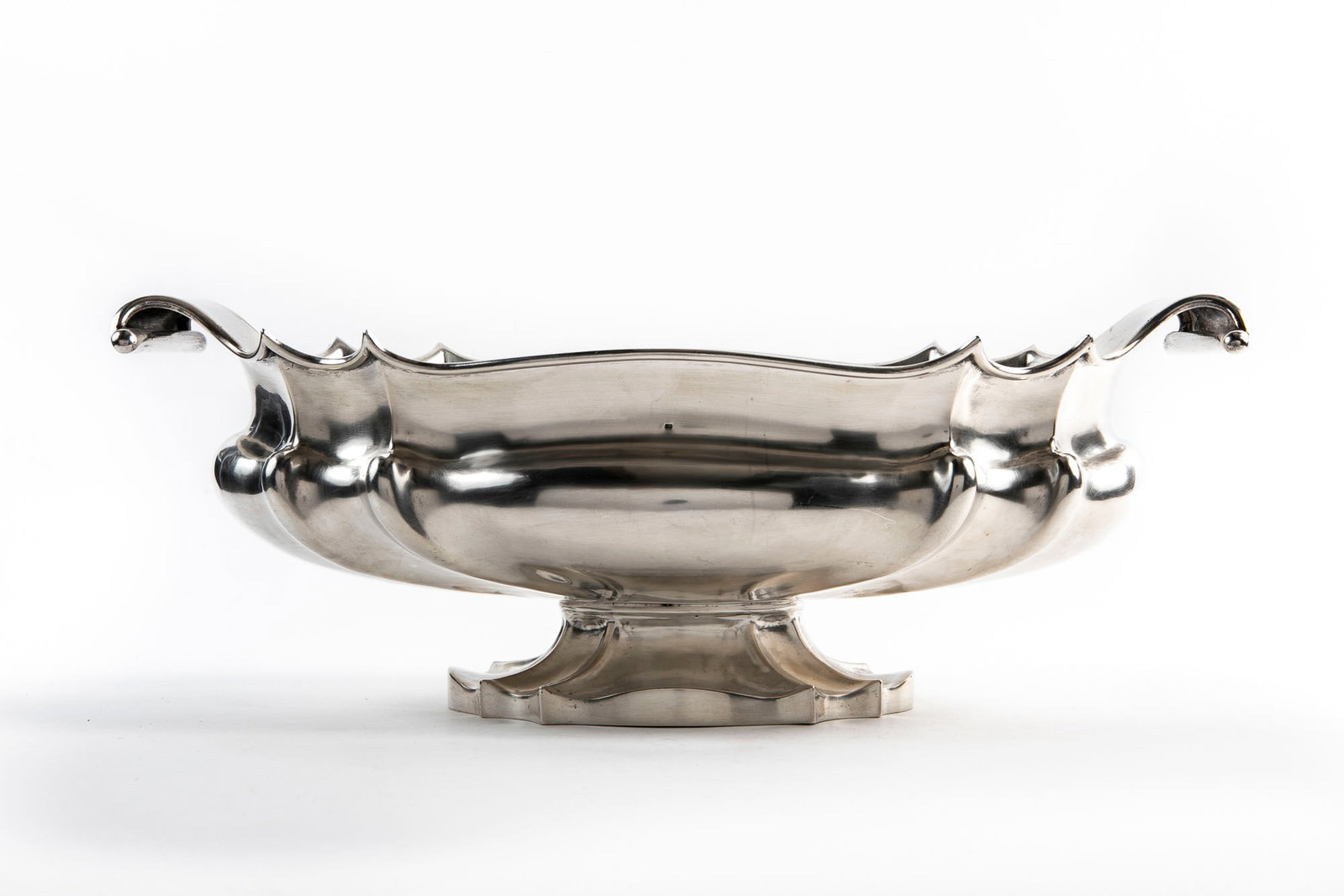 Solid Italian silver center piece, produced by the renowned jewelry company 'Henin & Carlier' (1 of 10)