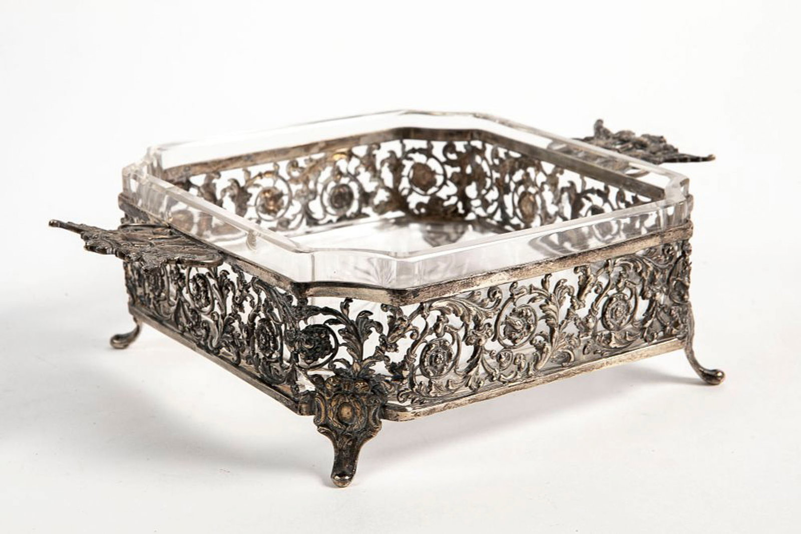 Antique and high-quality silver desk piece, containing a removable crystal vessel (liner), handles (1 of 7)