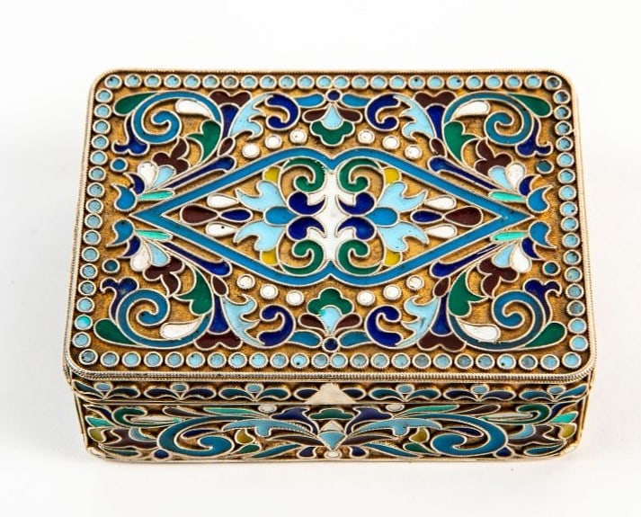 Tobacco box, made of silver and vermil, decorated with enamel and signed 84, total weight: 131.9 g, (1 of 7)