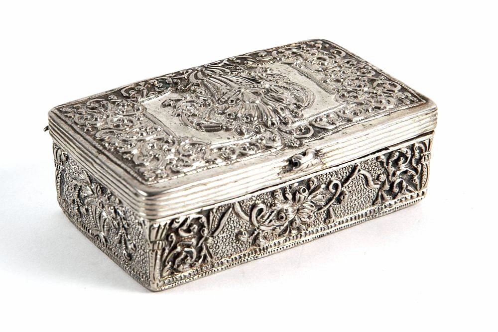 An antique silver box from the19th century, hand-hammered, previously used as a Havdalah perfume: An antique silver box from the19th century, hand-hammered, previously used as a Havdalah perfume box, probably Morocco, decorated on its base with a Star of David, Weight: 83.8 grams, Dimensions: 2.5x